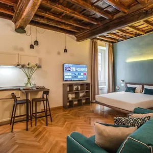  Apartment Maison Del Colosseo Italy